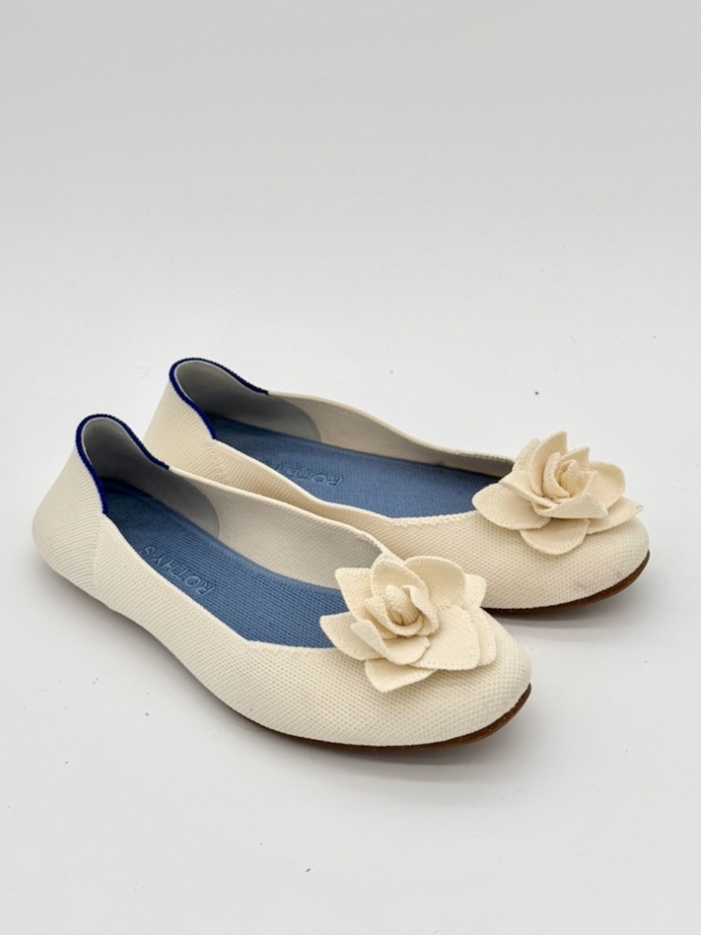 ROTHY’S Petal Square Flats Love Bird Ivory Cream Flower Rose Shoes W9 139-002